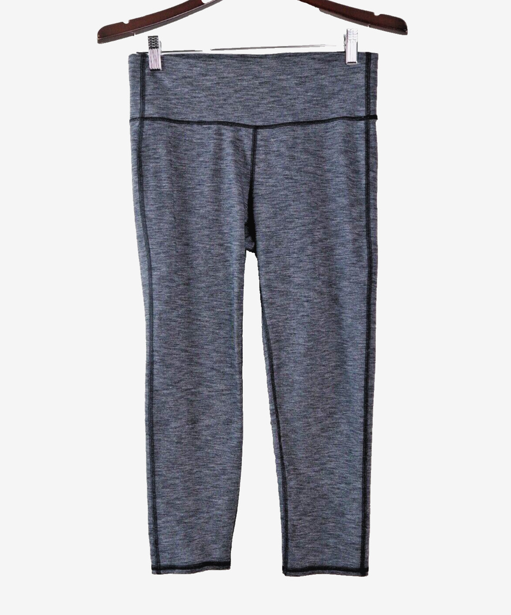 Athleta Size M Chaturanga Crop Leggings Capri Length Heather Gray